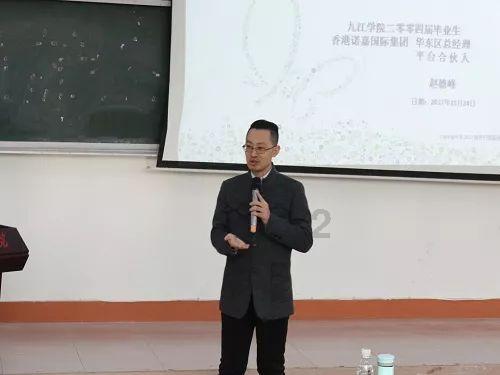 王鹤棣被田曦薇揪耳朵，嬉笑打闹CP感爆棚，二人互动氛围可爱
